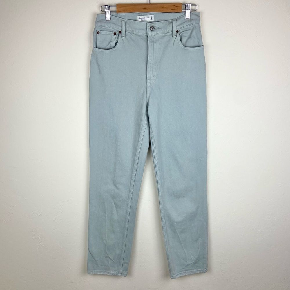 Abercrombie & Fitch 90’s Straight Ultra High-Rise Jeans - Light Gray - Picture 2 of 8